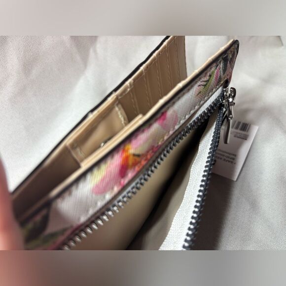 New Beautiful Butterfly Staves RFID-Blocking Slim Wallet - Picture 5 of 7